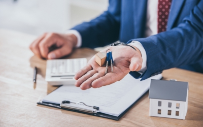 IMOBILIÁRIAS E CORRETORES IMOBILIÁRIAS E CORRETORES